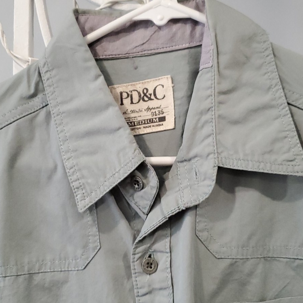 Short sleeve buttondown shirt